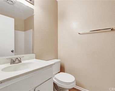 450 E 4th Street - Photo Thumbnail 11