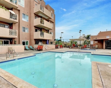 450 E 4th Street - Photo Thumbnail 16