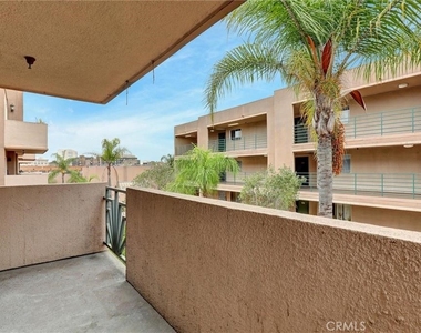 450 E 4th Street - Photo Thumbnail 15