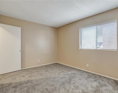 450 E 4th Street - Photo Thumbnail 9