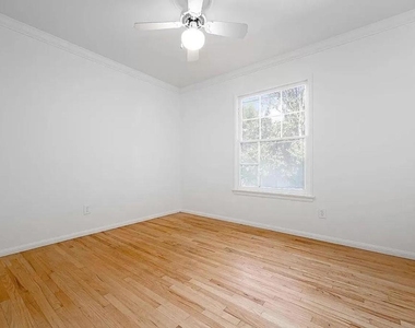 6985 Wisconsin Avenue - Photo Thumbnail 9