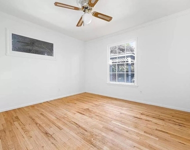 6985 Wisconsin Avenue - Photo Thumbnail 10