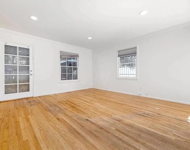 6985 Wisconsin Avenue - Photo Thumbnail 8
