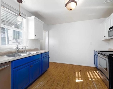6985 Wisconsin Avenue - Photo Thumbnail 2