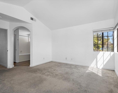 1908 Clearbrook Drive - Photo Thumbnail 20