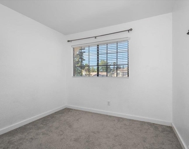 1908 Clearbrook Drive - Photo Thumbnail 26