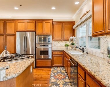 120 Le Point Street - Photo Thumbnail 8