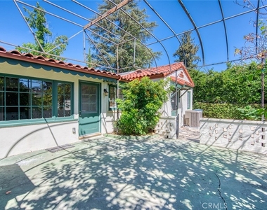 1096 Armada Drive - Photo Thumbnail 16