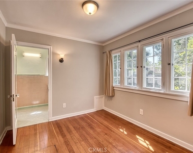 1096 Armada Drive - Photo Thumbnail 11