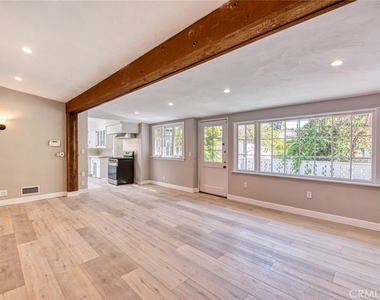 1096 Armada Drive - Photo Thumbnail 7