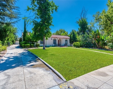 1096 Armada Drive - Photo Thumbnail 1