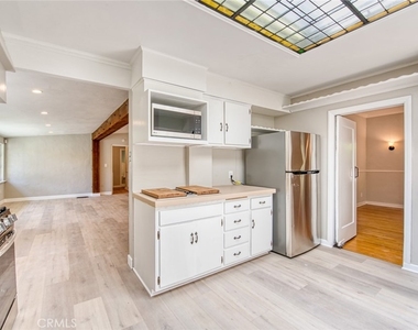 1096 Armada Drive - Photo Thumbnail 9