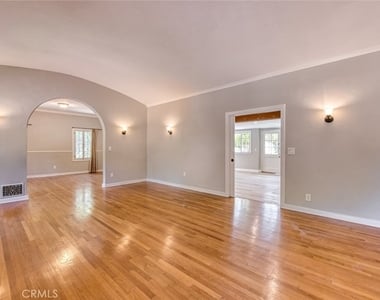 1096 Armada Drive - Photo Thumbnail 4