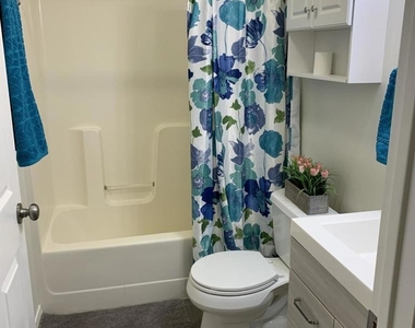 10528 Langmuir Avenue - Photo Thumbnail 15