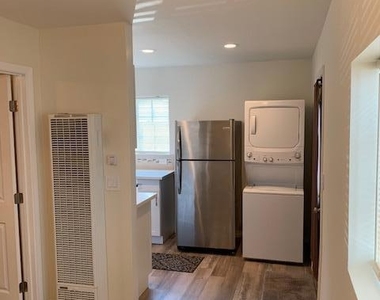 10528 Langmuir Avenue - Photo Thumbnail 10