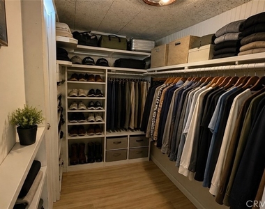 5304 Dillard Court - Photo Thumbnail 9