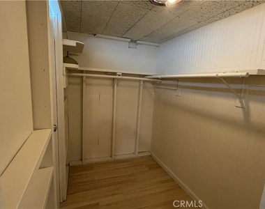 5304 Dillard Court - Photo Thumbnail 10