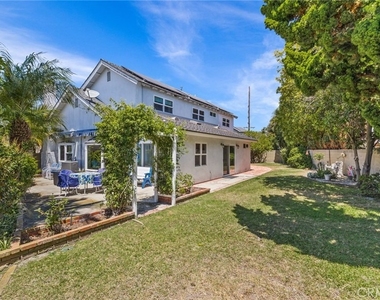 8852 Monterey Circle - Photo Thumbnail 5