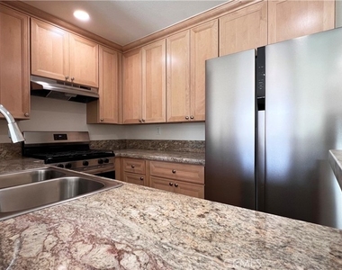 765 Florida Street - Photo Thumbnail 5