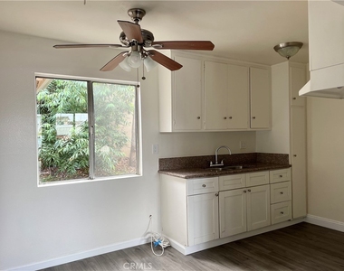 640 Ward Street - Photo Thumbnail 2