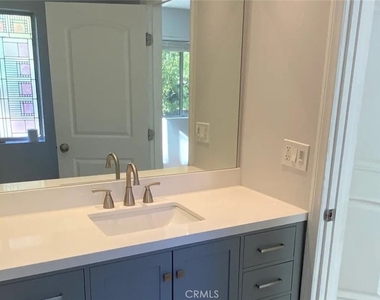 4637 Corliss Street - Photo Thumbnail 12