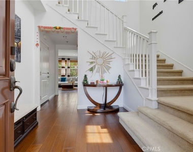 60 Sedgewick - Photo Thumbnail 1
