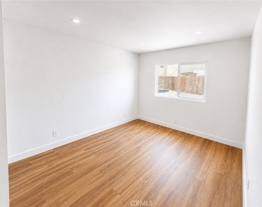 1040 El Camino - Photo Thumbnail 3