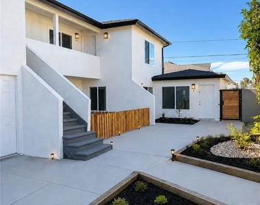 1040 El Camino - Photo Thumbnail 8