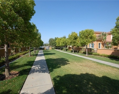 121 Chantilly - Photo Thumbnail 3