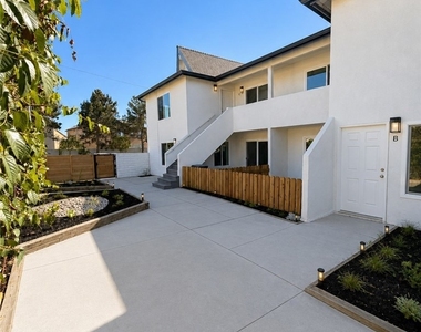1040 El Camino - Photo Thumbnail 10