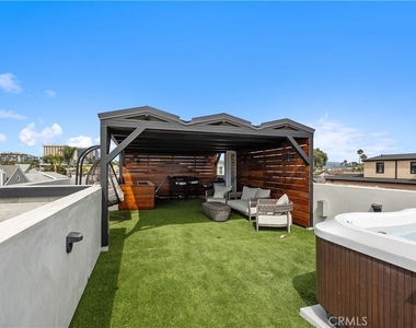 3915 Marcus Avenue - Photo Thumbnail 18