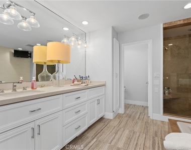 3915 Marcus Avenue - Photo Thumbnail 28