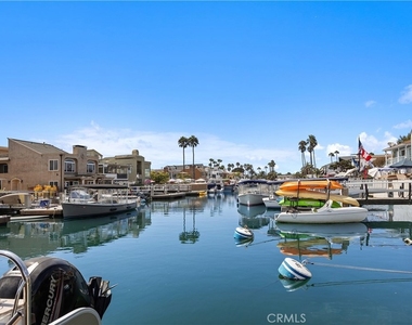 3915 Marcus Avenue - Photo Thumbnail 37
