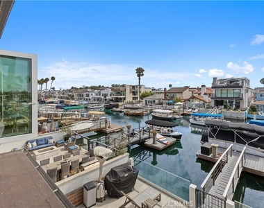 3915 Marcus Avenue - Photo Thumbnail 33