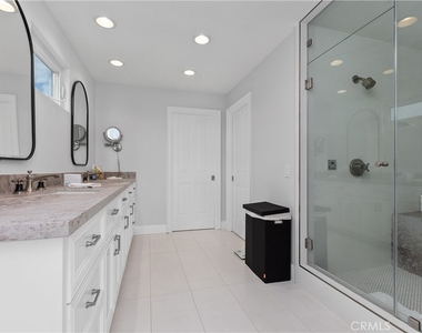 3915 Marcus Avenue - Photo Thumbnail 22