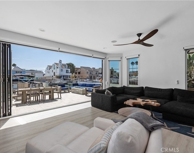 3915 Marcus Avenue - Photo Thumbnail 10