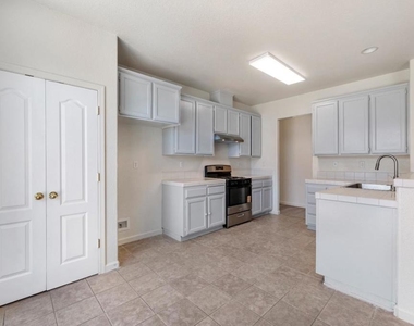 3 Mill Springs Court - Photo Thumbnail 11