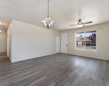 3 Mill Springs Court - Photo Thumbnail 6