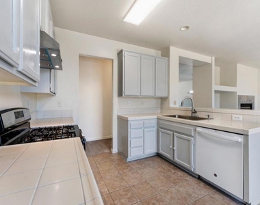 3 Mill Springs Court - Photo Thumbnail 13