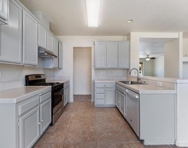 3 Mill Springs Court - Photo Thumbnail 12