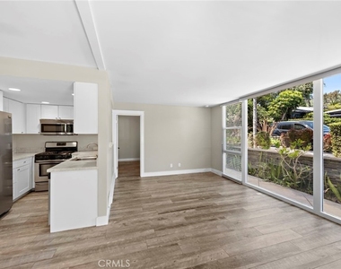 280 Aster Street - Photo Thumbnail 4