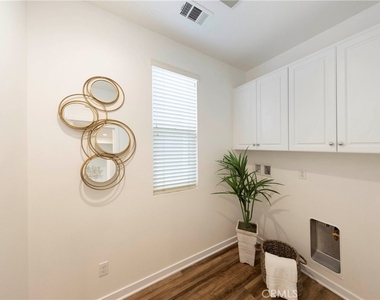 385 N Avelina - Photo Thumbnail 19