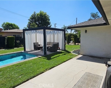 3037 Valencia - Photo Thumbnail 11