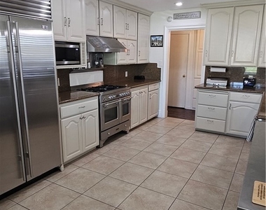 3037 Valencia - Photo Thumbnail 6