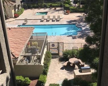 1020 Vista Del Cerro - Photo Thumbnail 14