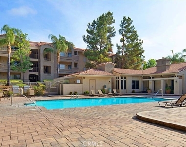 1020 Vista Del Cerro - Photo Thumbnail 3