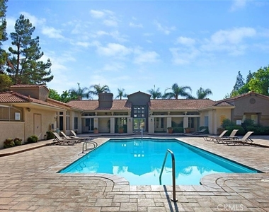1020 Vista Del Cerro - Photo Thumbnail 4