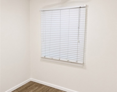 16736 Verde Street - Photo Thumbnail 6