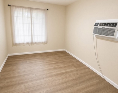 16736 Verde Street - Photo Thumbnail 5