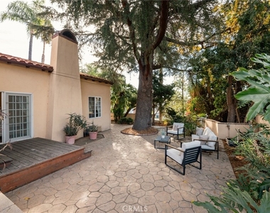 828 S Sunset Canyon - Photo Thumbnail 23